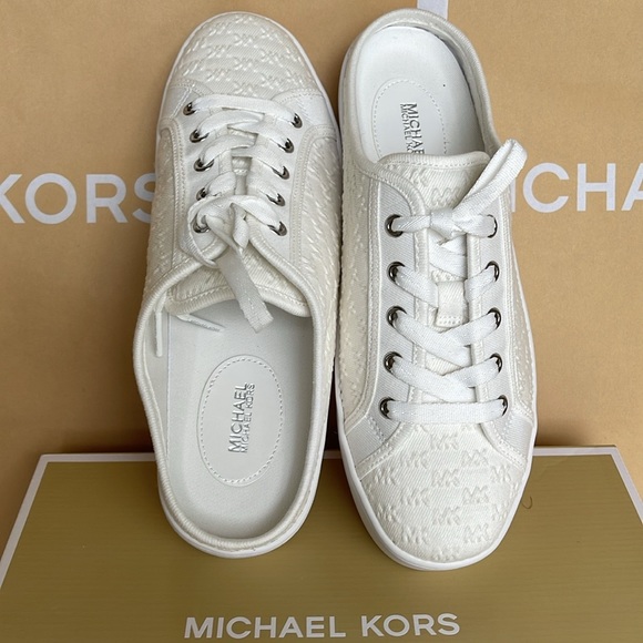 Michael Kors POPPY SLIDE SNEAKERS MK DEBOSSED WASHED DENIM
49T4POFP2D Platforms - Picture 13 of 16